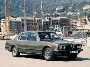 BMW 733i 1977 года